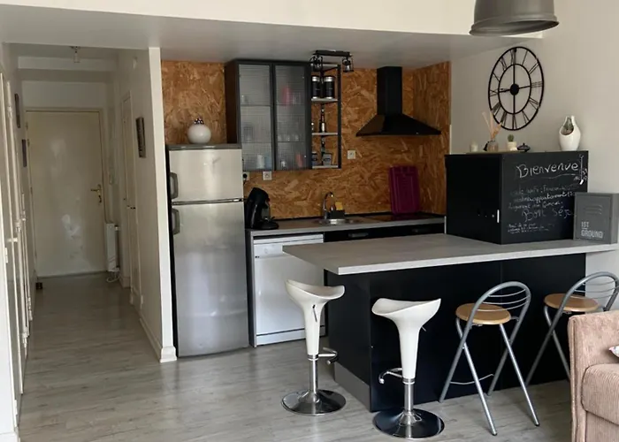 Cosy Avec Jardin Proche Centre . Appartement