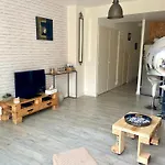 Apartment Cosy Avec Jardin Proche Centre . *