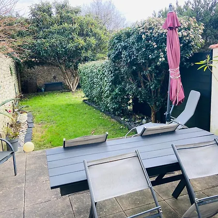 Cosy Avec Jardin Proche Centre . * La Rochelle (Charente-Maritime)