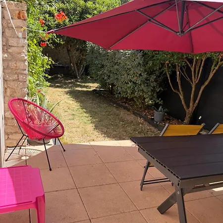 Cosy Avec Jardin Proche Centre . *